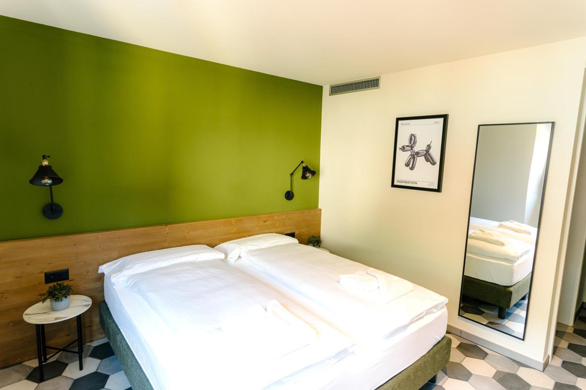 Seven Town House Boutique Hotel Локарно Екстериор снимка