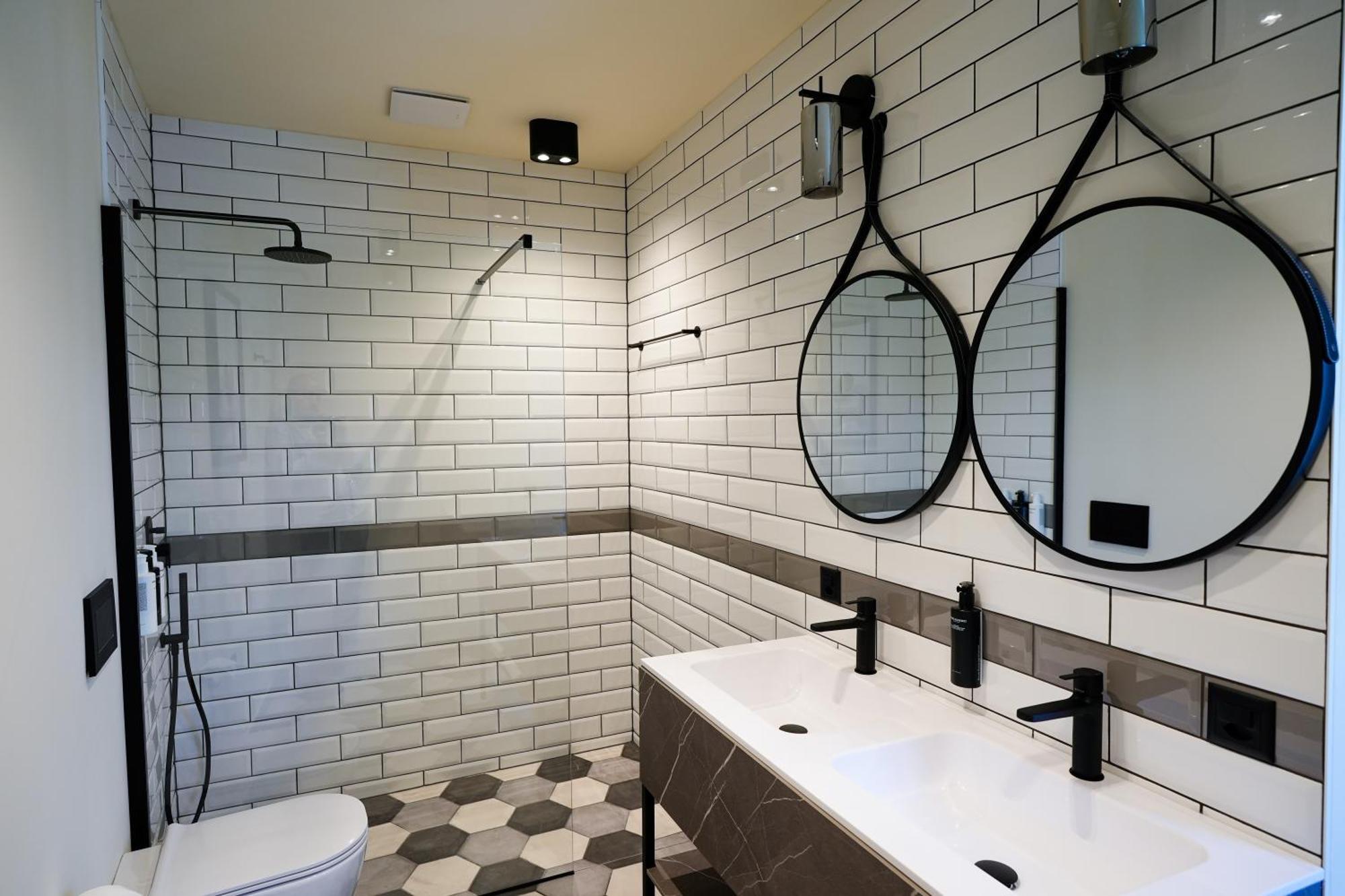 Seven Town House Boutique Hotel Локарно Екстериор снимка
